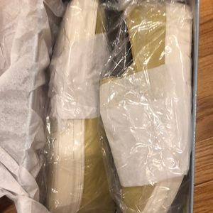 NIB Seychelles Quake frayed natural linen shoes.